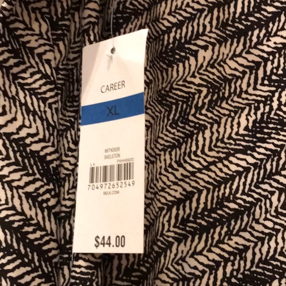 Long black and white skirt. - Picture 3 of 3